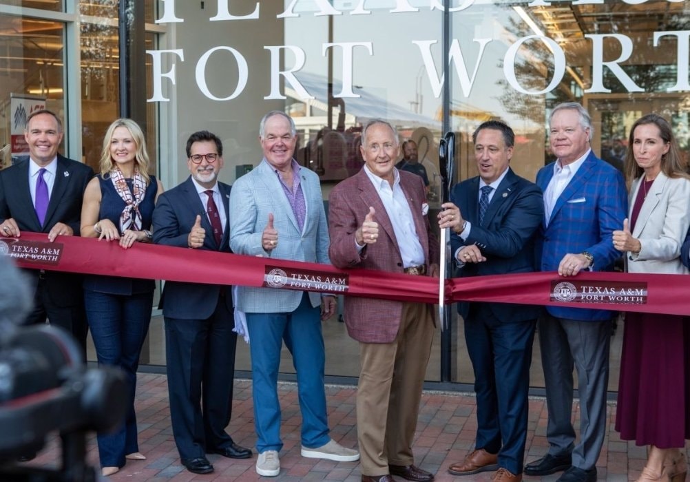 Ribbon cutting ceremony for Texas A&M Fort Worth Law and Education Building